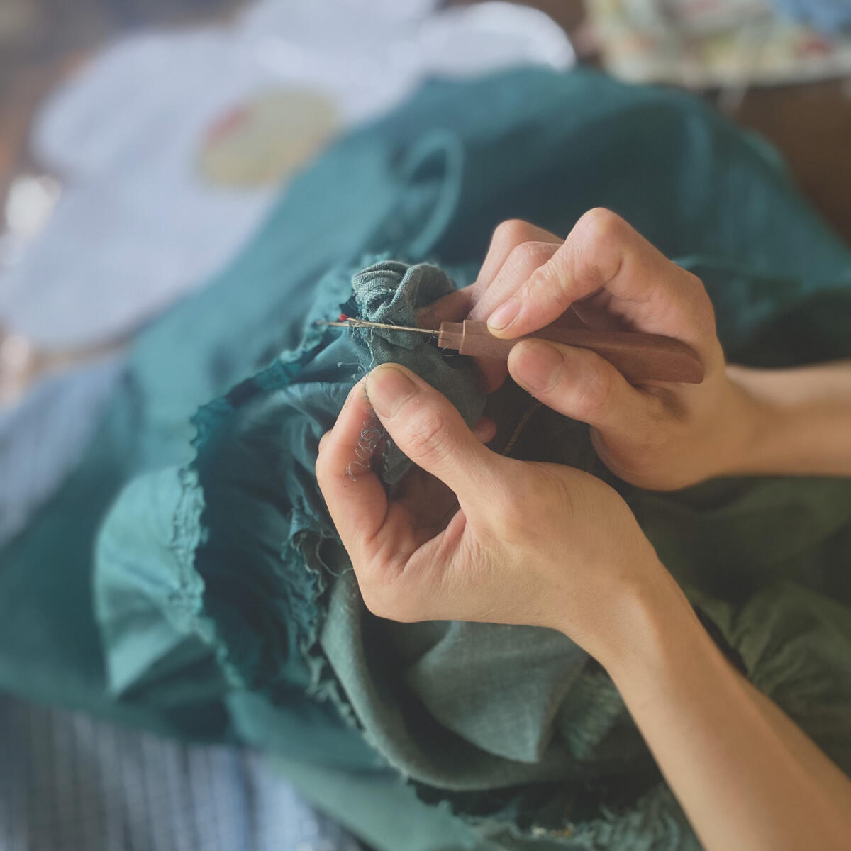 Textile Processing quick unpick for a green dress